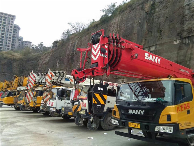 弥渡县吊车出租按什么计费？台班费、单次费、里程费怎么算？