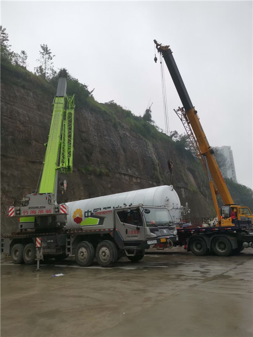 弥渡县“不怕风雨冻”—— 吊车的 “恶劣环境适应” 技术